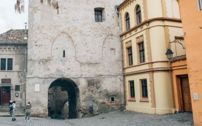 Гезлевские ворота