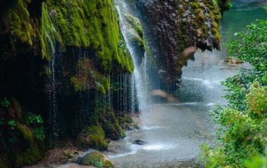 Водопад «Плачущая скала»