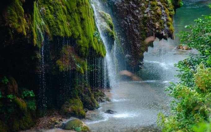 Водопад «Плачущая скала»