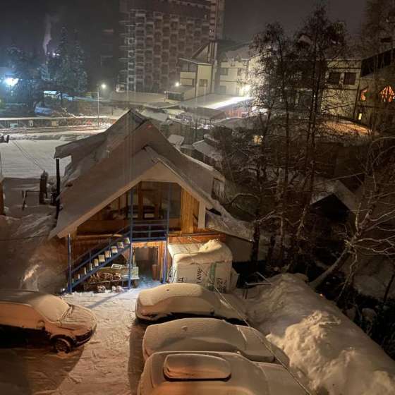 «Аура Гор»