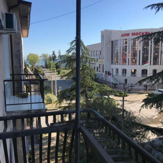 Трехкомнатный апартамент у моря