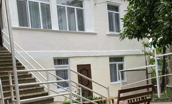 Гагра, гостевой дом на Генерала Дбар 52/а