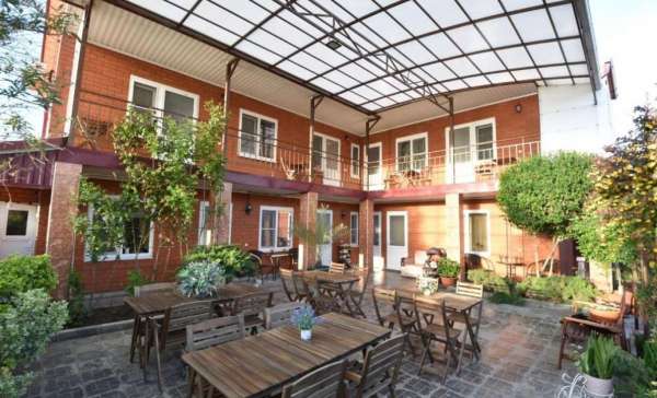 Голубицкая, гостевой дом «Skazka Inn»