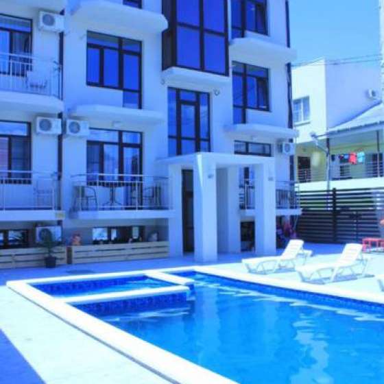 Комплекс апартаментов «Theo luxury apartaments»