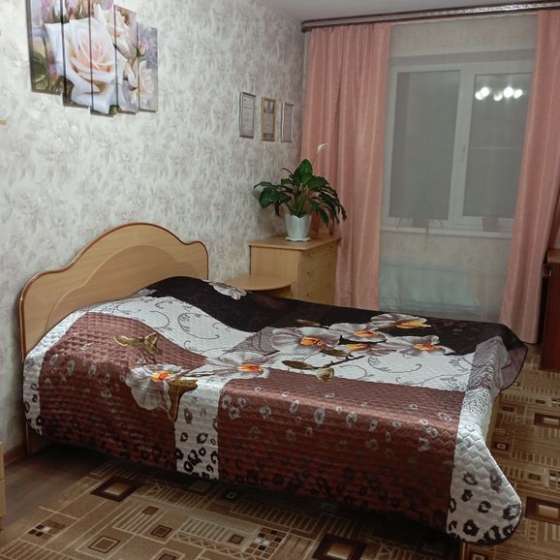 2-комнатная квартира на Дзержинского, 21/1