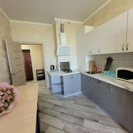 1-ком в 2 минутах от моря, Крымская улица, 19, к 7