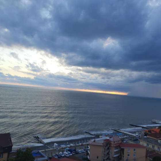 Апартаменты на Просвещения 84, Бомбический вид моря