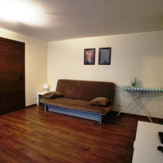 3-комнатная квартира, Лазарева улица, 56
