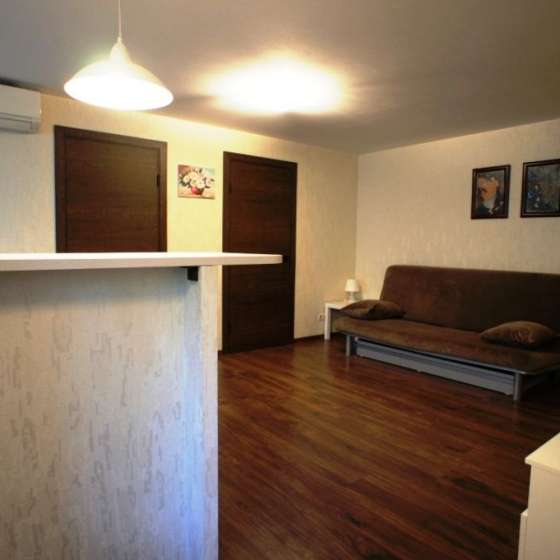 3-комнатная квартира, Лазарева улица, 56
