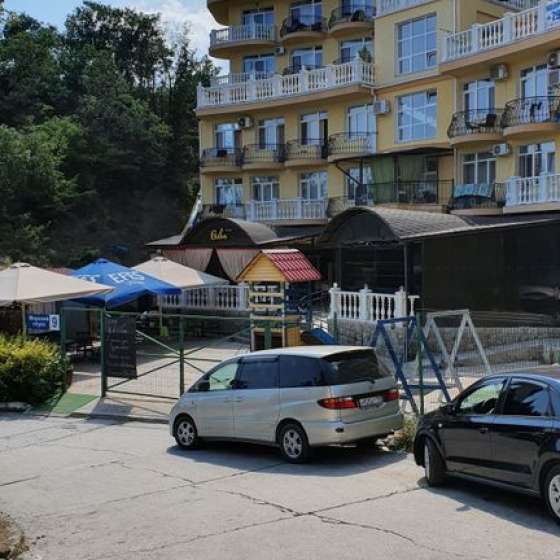 Счастье в Ялте, Морской спуск, 9