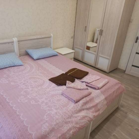 3-х комнатная квартира рядом с морем, Лакоба улица, 17