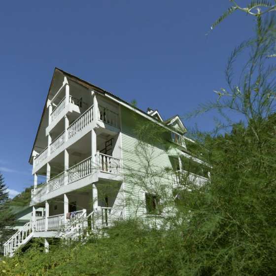 Ареда 1 — Mountain Hotel