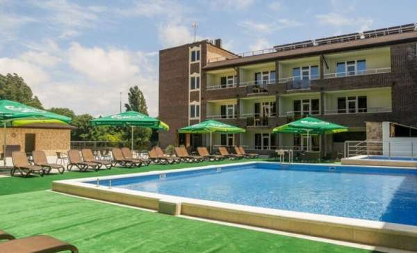 Джемете, «Эмеральдика Family Beach Hotel»