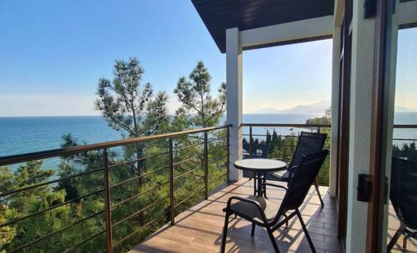 Алушта, эко отель  Алые паруса