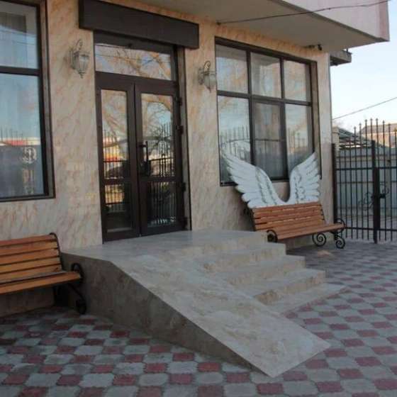 «Николь Делюкс»