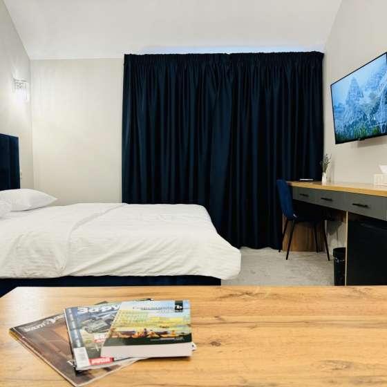 6 rooms