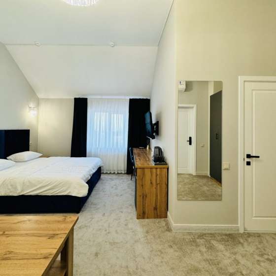 6 rooms