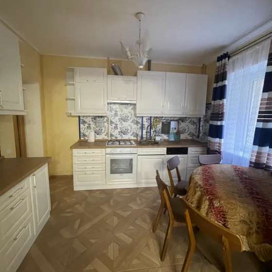 4-комнатная квартира