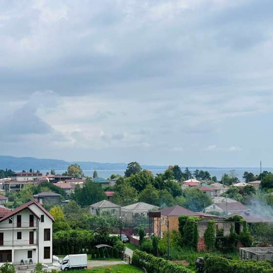 Квартира недалеко от центра, с видом на море