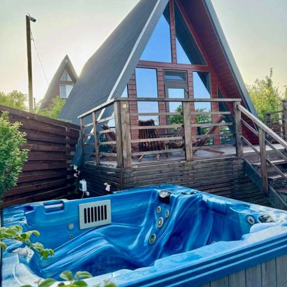 А-фрейм дом коттедж шалаш джакузи сауна SPA бассейн пруд с рыбками