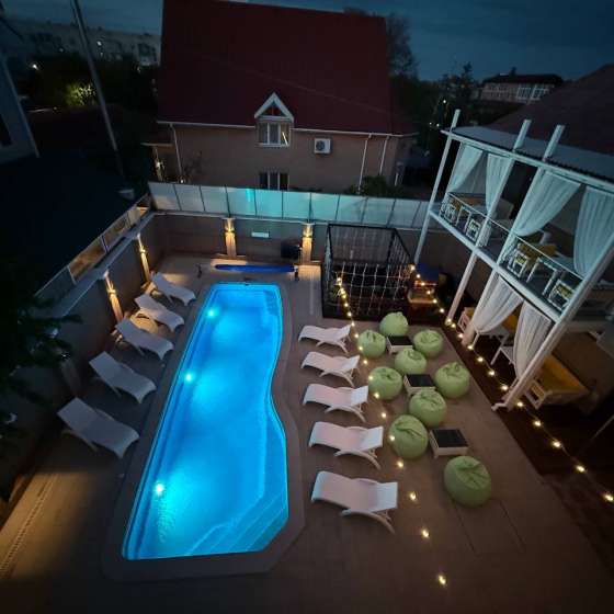 «F-Hotel»