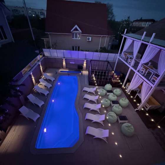 «F-Hotel»