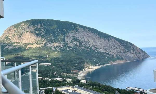 Гурзуф, 1-комн. квартира в ЖК Шато Лувр с видом на море