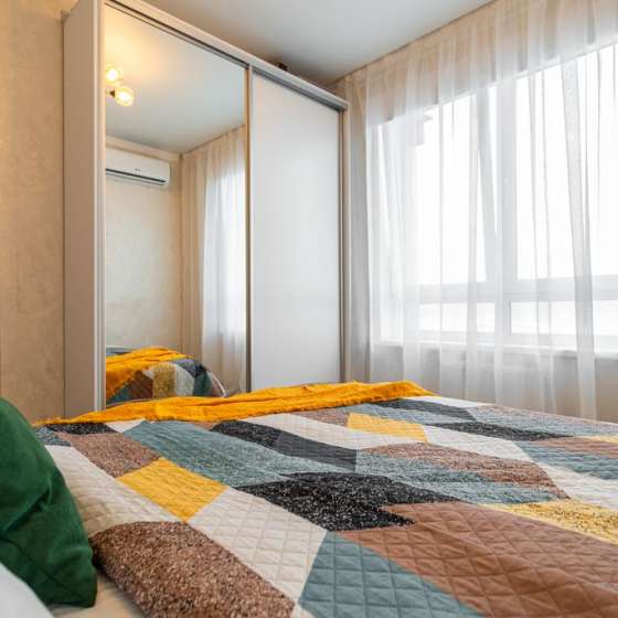 Уютная однокомнатная квартира с панорамными окнами