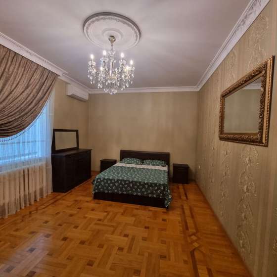 2х этажный дом в самом центре города
