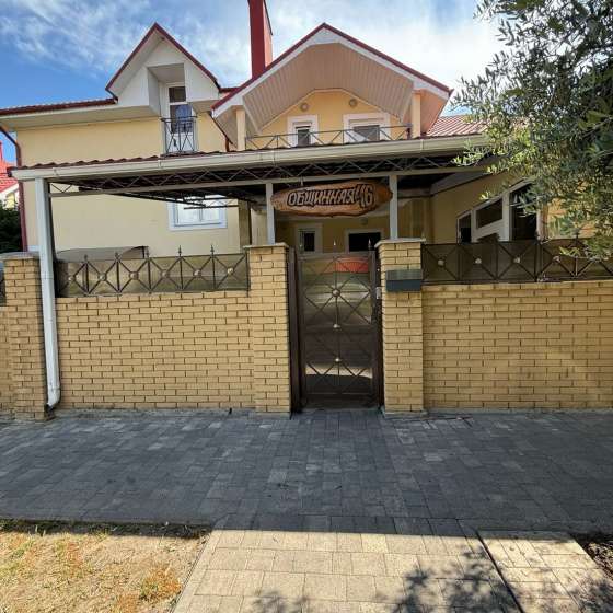 ART HOUSE