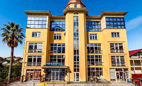 Адлер, гостиница Янаис